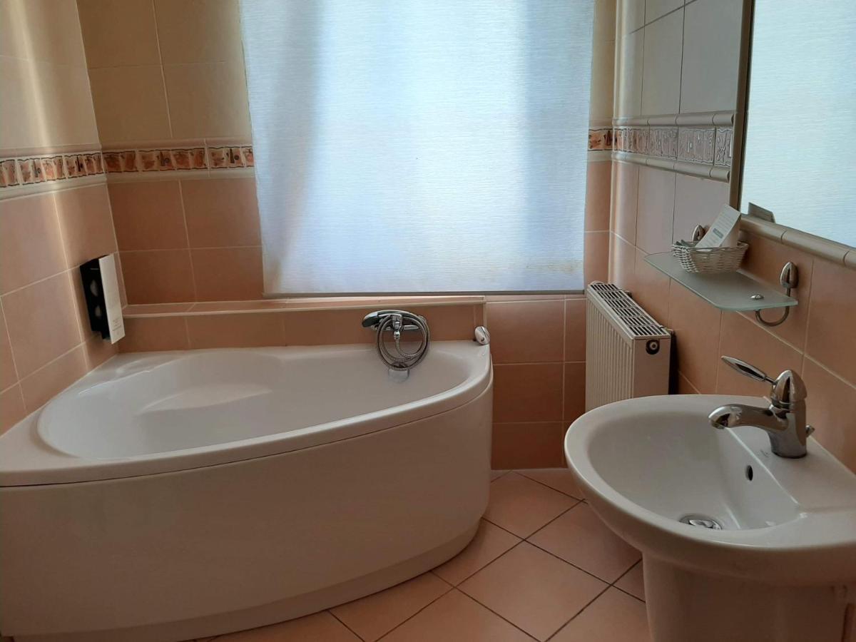 Hotel Jankow Żary Εξωτερικό φωτογραφία